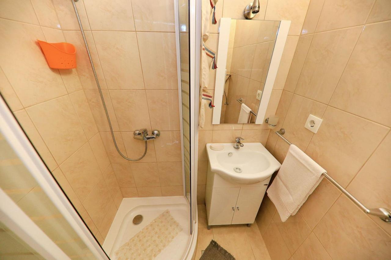 Apartmani Tonci Pag พาก ภายนอก รูปภาพ