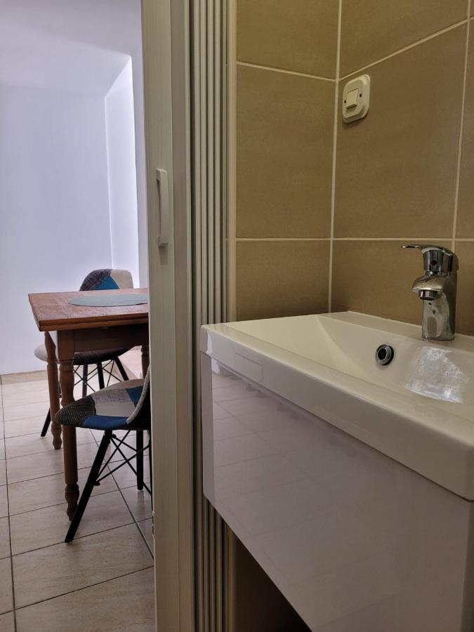 Apartmani Tonci Pag พาก ภายนอก รูปภาพ